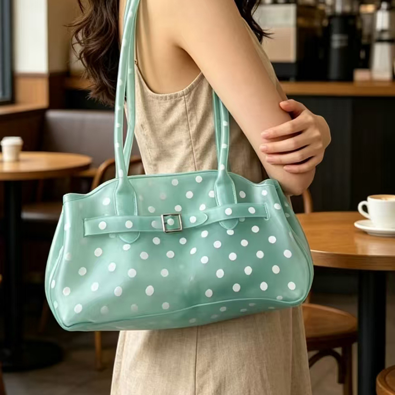 Jelly Bag Clear Pvc - 透明ゼリー水玉模様 PVC ハンドバッグクリア透明夏ショルダーバッグレトロ脇の下財布女性カジュアルビーチトート
