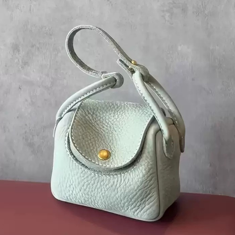 Mini Purse Chain - ファッショナブルで超可愛いミニボックスバッグ レディース向け 高級デザイナーハンドバッグ パース 2026年新作 PUグレイン
