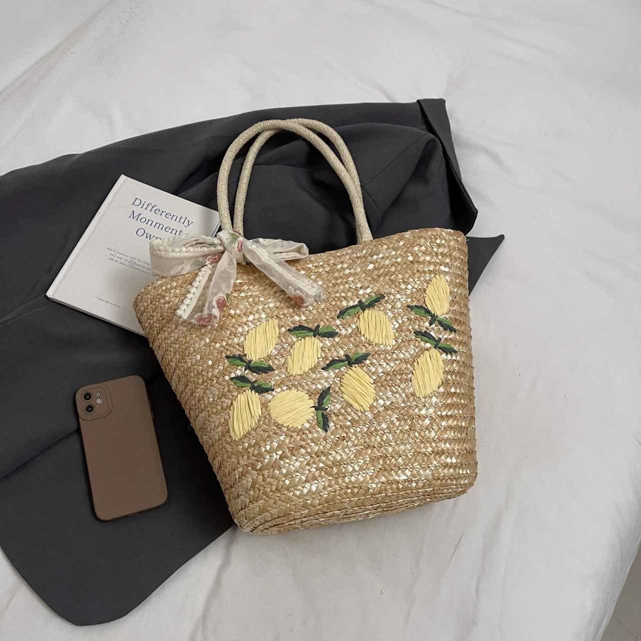 大容量ビーチショルダーバッグデザイナー刺繍ハンドバッグ夏の手 - Women'S Tote Bags Designer のレビューと価格