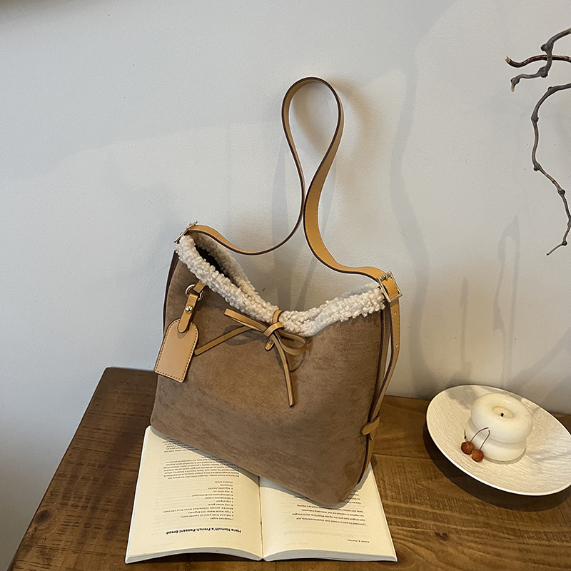 フェイクスエード無地リボンクロスボディバッグ 2026 ブラ - Women Bags Branded Sale のレビューと価格