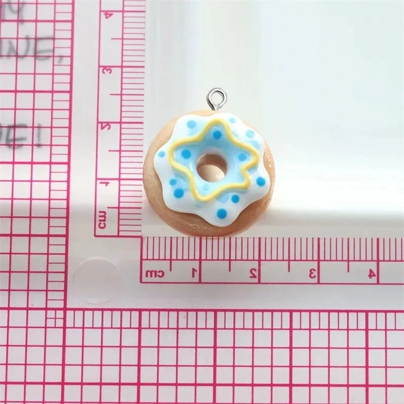 10 個樹脂ドーナツチャームカラフルなミニペンダント DIY - Women Bags Mini のレビューと価格