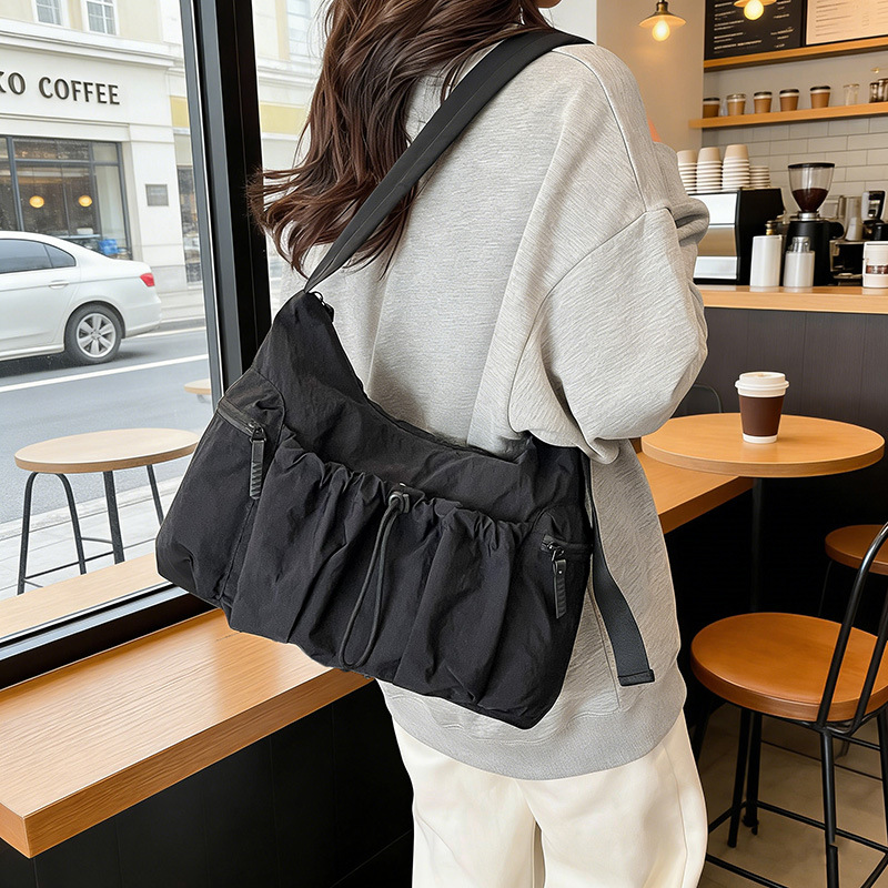 新しいクロスボディバッグ女性ファッションしわマルチポケット巾 - Women Bags Coach のレビューと価格