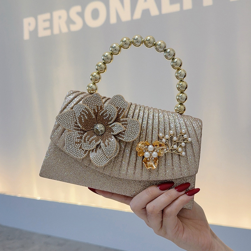 金色の輝くダイヤモンドフラワーディナーバッグ、メタルビーズハ - Women Bags Golden のレビューと価格